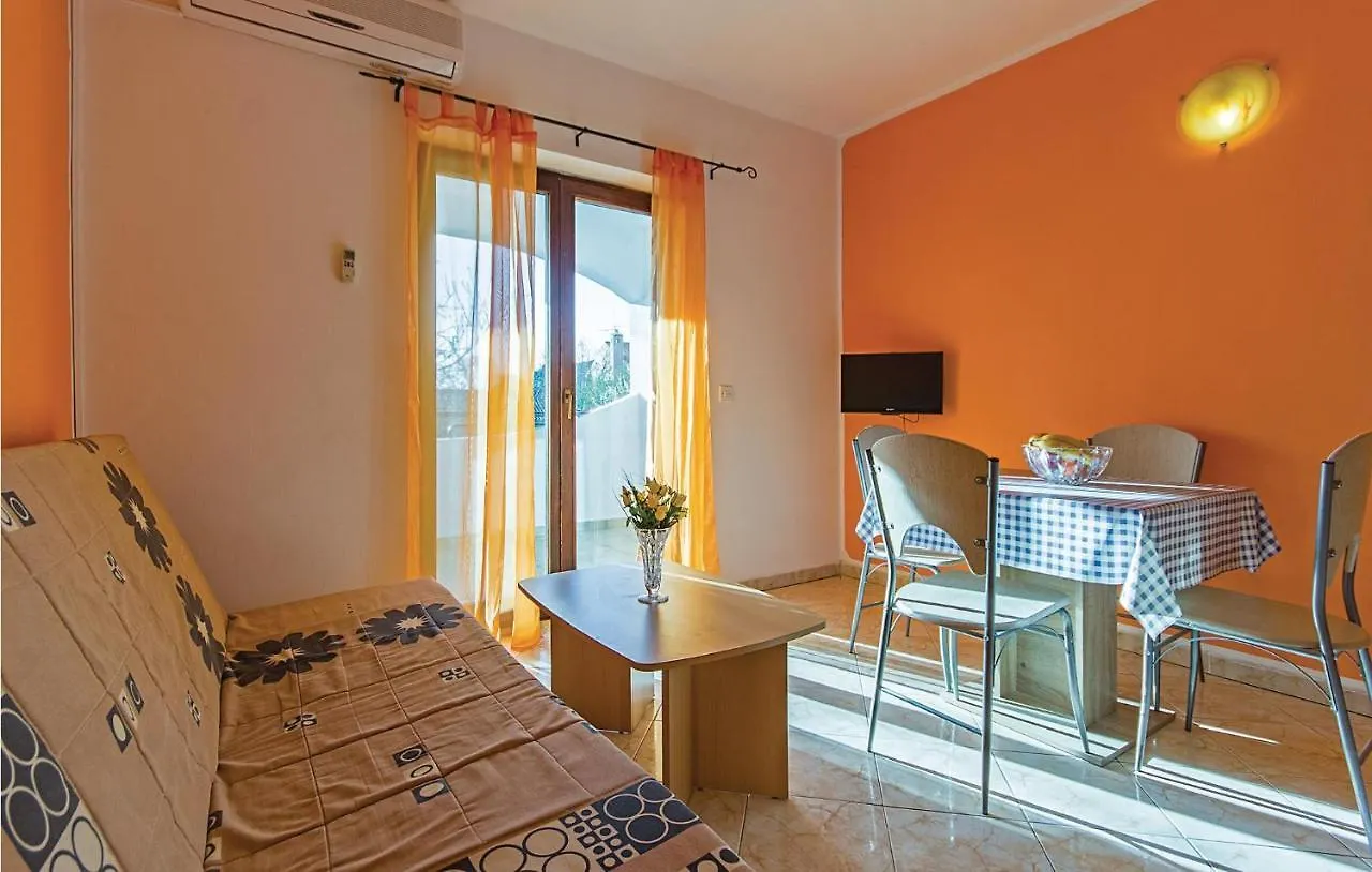 Pet Friendly Apartment In Sisan With Kitchen