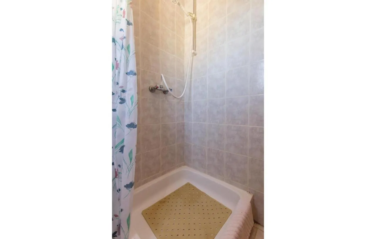 Pet Friendly Apartment In Sisan With Kitchen 0*,  Croatia