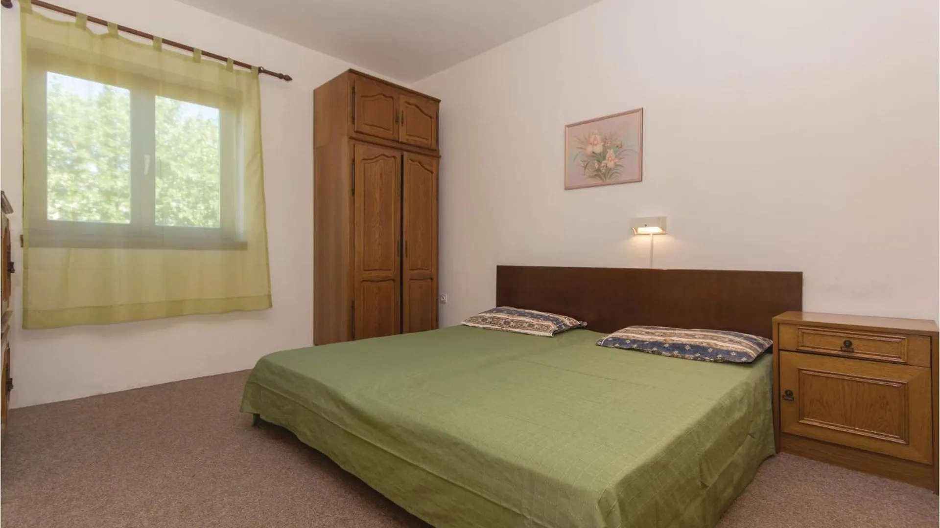Pet Friendly Apartment In Sisan With Kitchen